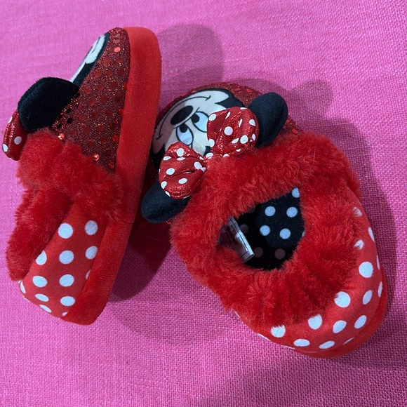 Slippers - Picture 4 of 8